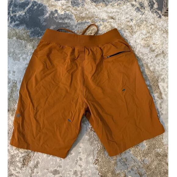 Lululemon License to Train Short 7" - Picture 2 of 4